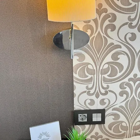 Petunias Lorcrisur شقة ماربيا